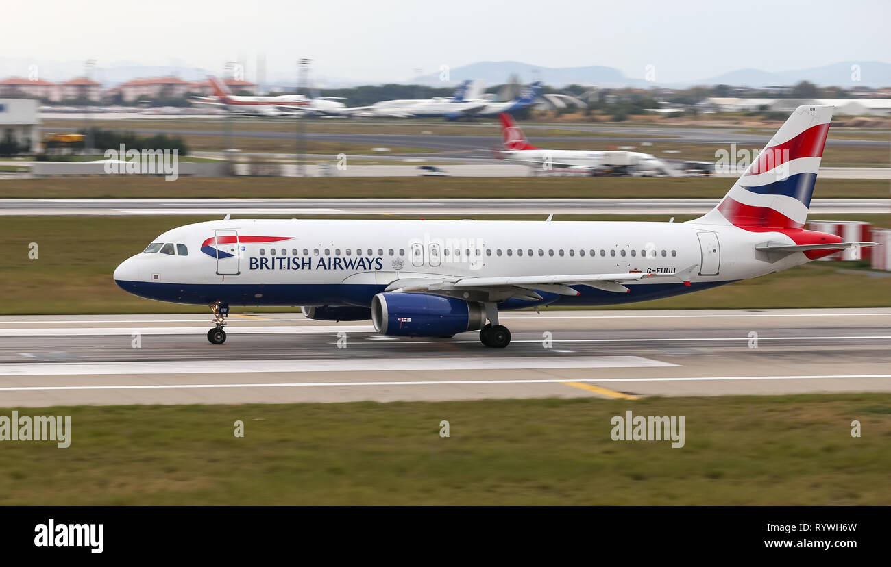 ISTANBUL, TURKEY - SEPTEMBER 30, 2018: British Airways Airbus A320-232 (CN 3351) takes off from Istanbul Ataturk Airport. British Airways has 279 flee Stock Photo