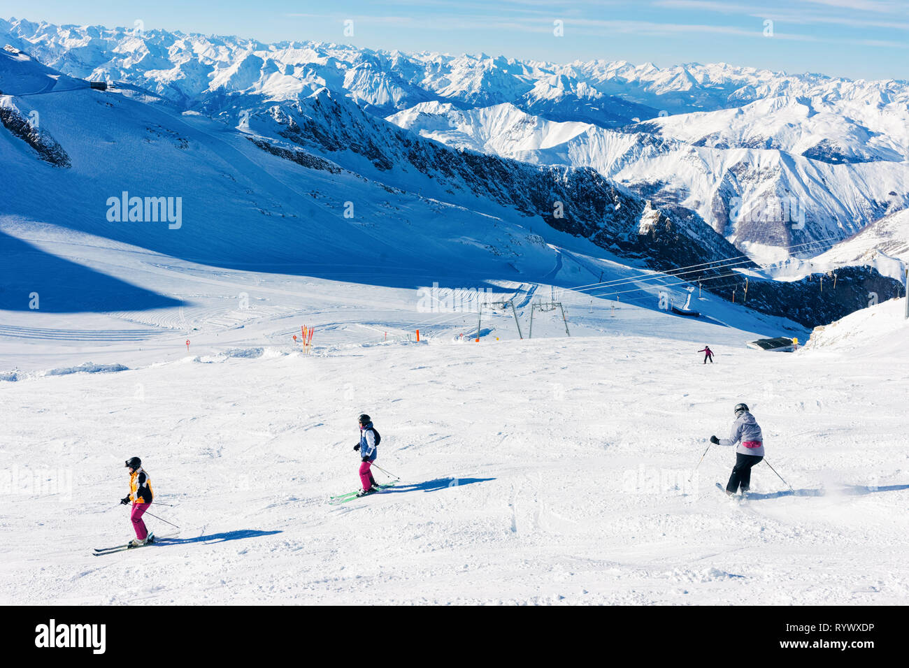 Hintertux Austria February 5 2019 Women Skiers At Hintertux