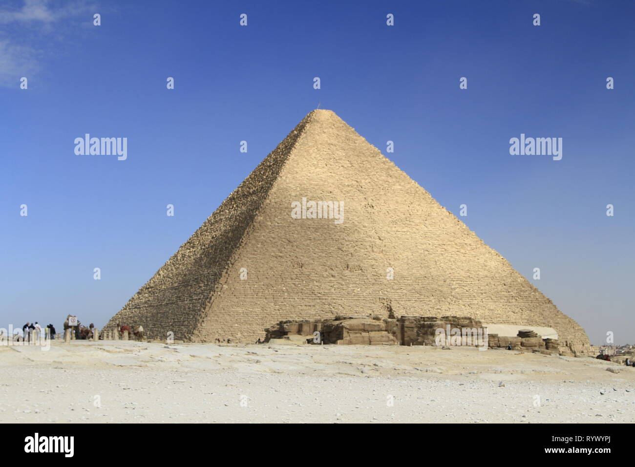 Beautiful light on the Great Pyramid of Egypt shot with a polarizing filter, Giza, Cairo, Egypt Stock Photo