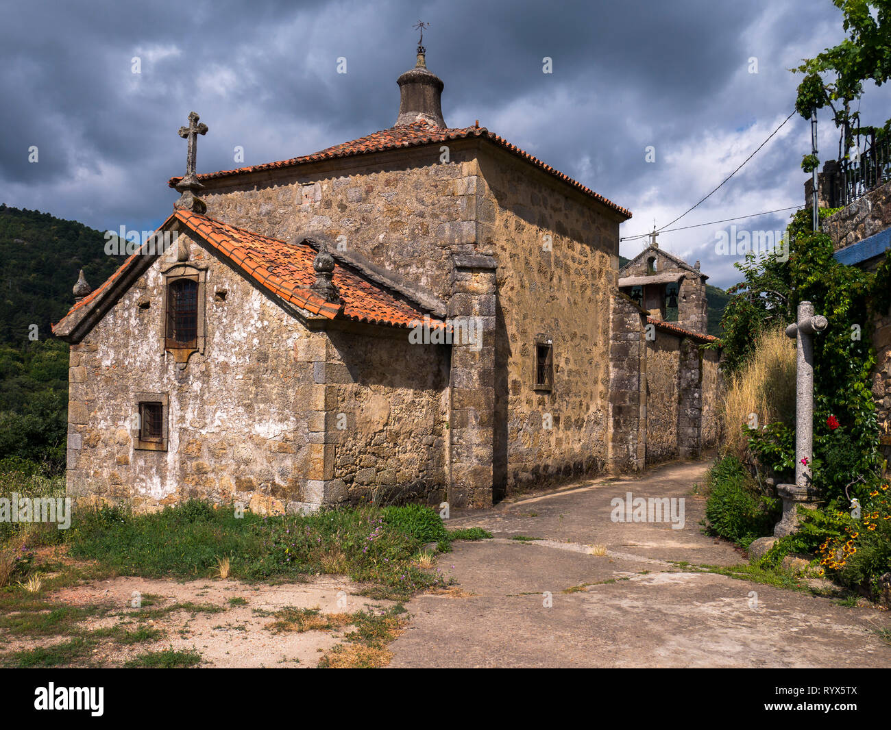 Iglesia. Las Casas del Conde. Sierra de Francia. Salamanca. Castilla León.  España Stock Photo - Alamy