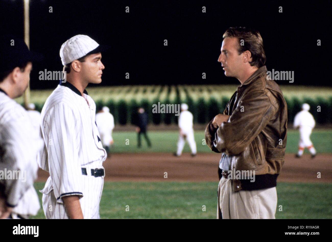 RAY LIOTTA, KEVIN COSTNER, FIELD OF DREAMS, 1989 Stock Photo Alamy