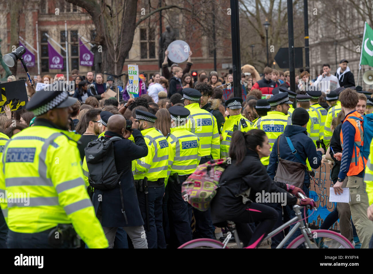 London 15th March 2018 Mass student climate change protest in central London  Police try to contain the protesters Credit Ian Davidson/Alamy Live News Stock Photo