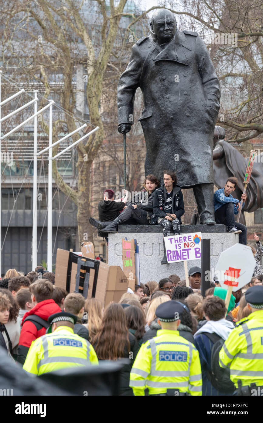 London 15th March 2018 Mass student climate change protest in central London Credit Ian Davidson/Alamy Live News Stock Photo