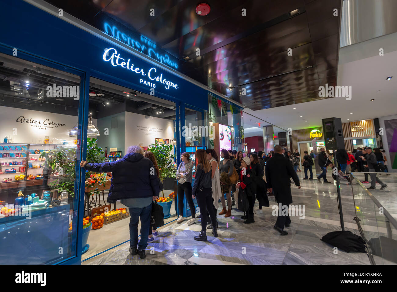 Roosevelt field mall hi-res stock photography and images - Alamy