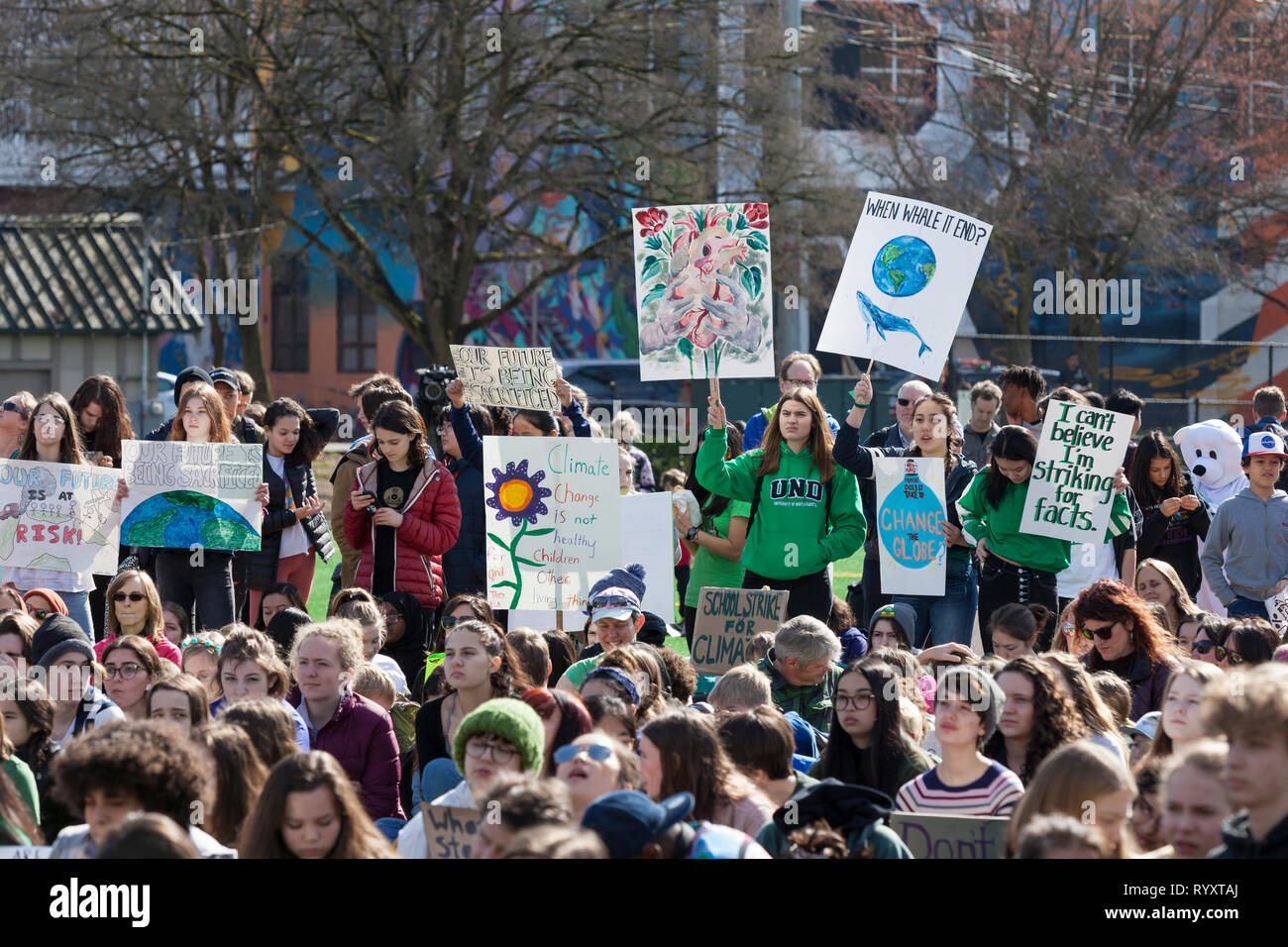 Seattle, Washington: Students from all over the region attend a rally in Cal Anderson Park in support of the Green New Deal and to draw attention to the lack of action on climate change. The Seattle Youth Climate strike was held in is solidarity with the worldwide Climate Strike movement. Credit: Paul Christian Gordon/Alamy Live News Stock Photo