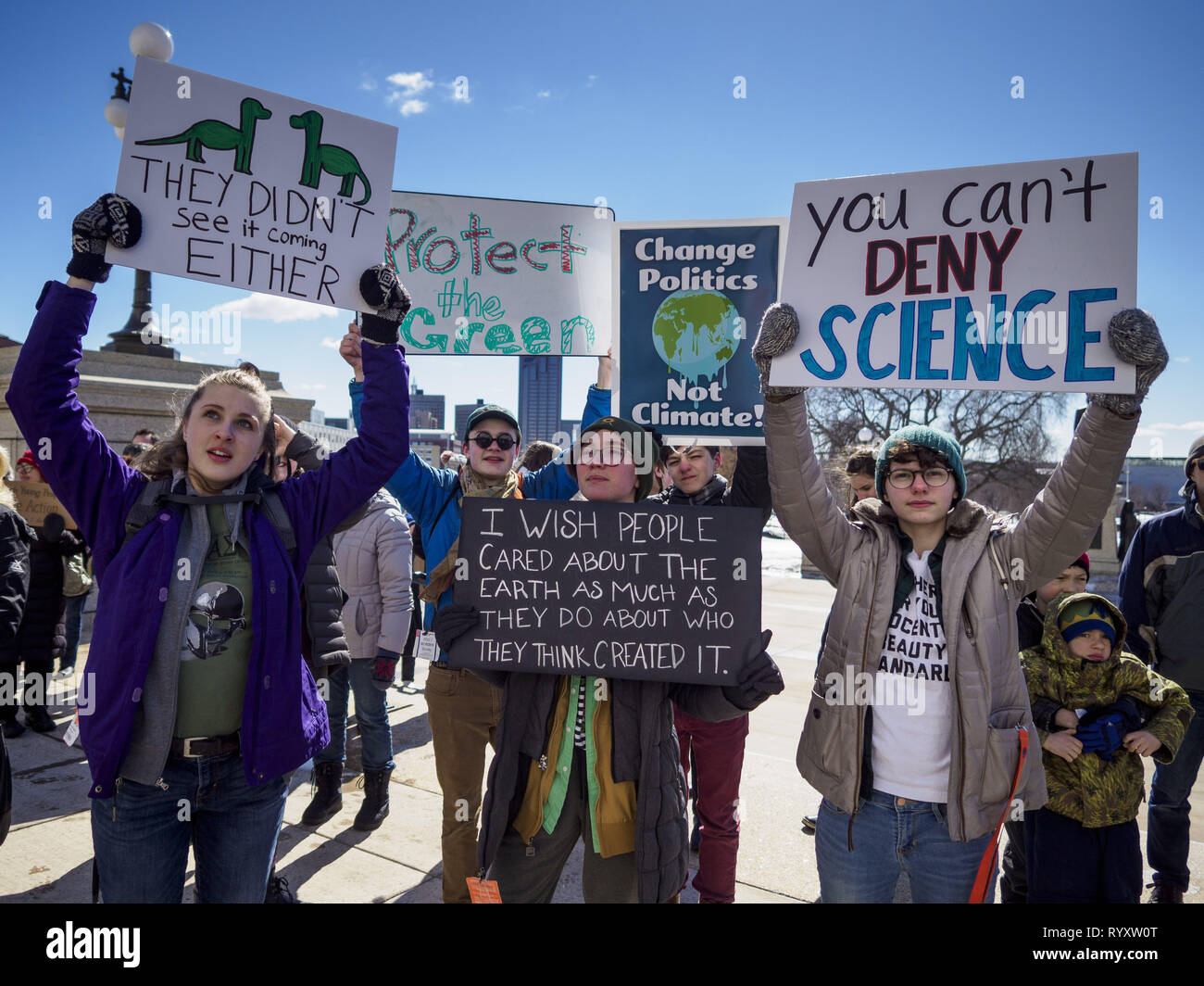 St Paul Minnesota Usa 15th Mar 2019 Students Hold Up Signs