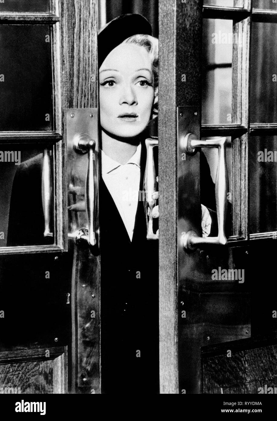 MARLENE DIETRICH, WITNESS FOR THE PROSECUTION, 1957 Stock Photo