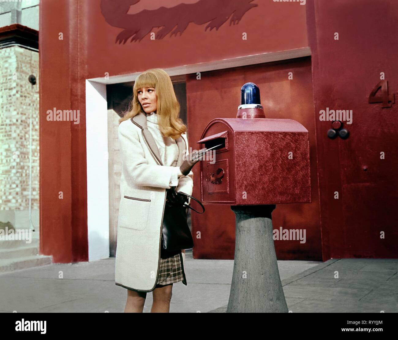 JULIE CHRISTIE, FAHRENHEIT 451, 1966 Stock Photo - Alamy, image size:1300x1112