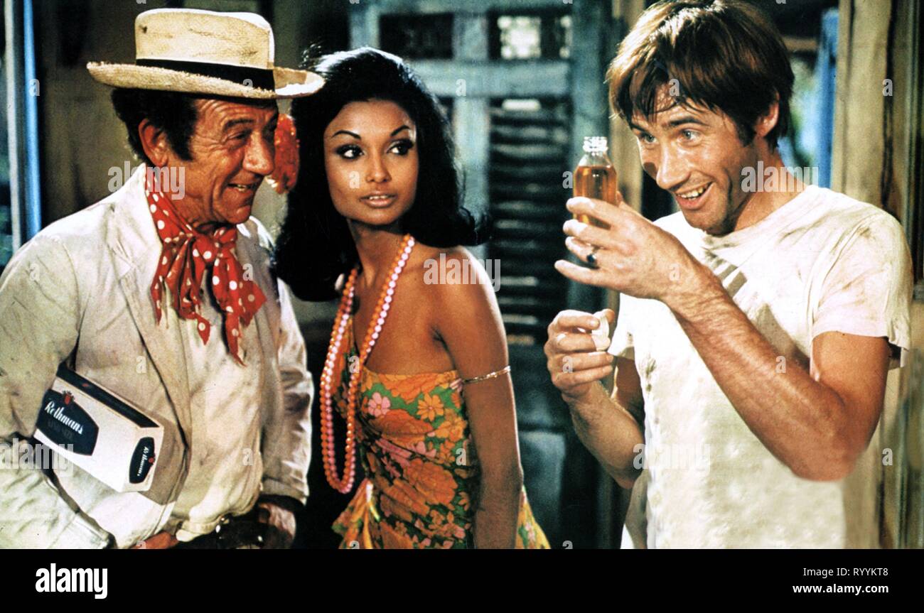 SID JAMES, SHAKIRA CAINE, JIM DALE, CARRY ON AGAIN DOCTOR, 1969 Stock Photo