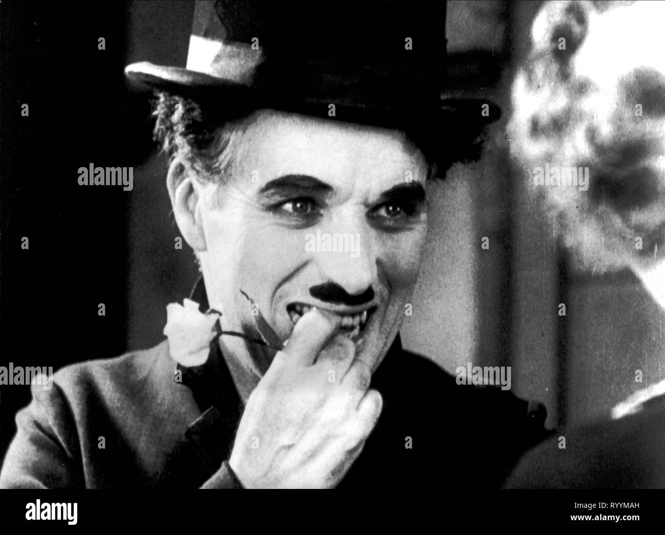 Portrait de charlie chaplin hi-res stock photography and images - Alamy