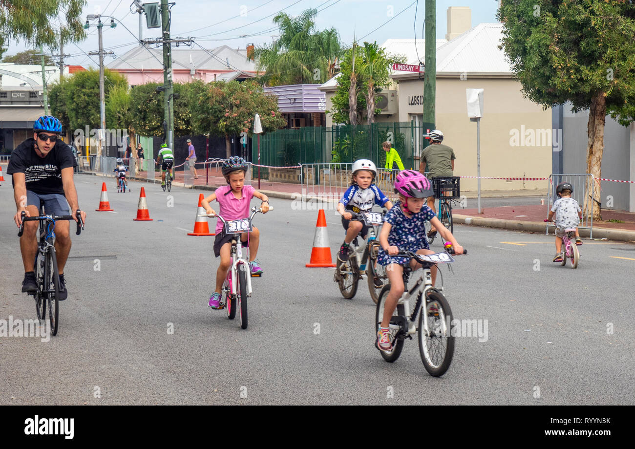 Children riding bikes australia hires stock photography and images Alamy