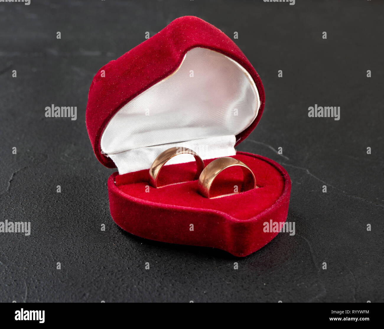 ring box for two rings