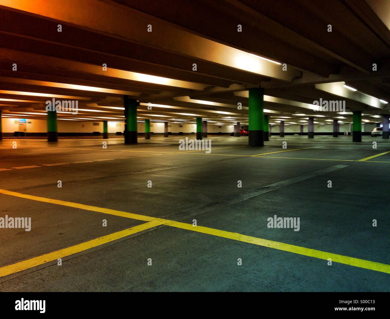 Abandoned car park space hi-res stock photography and images - Alamy
