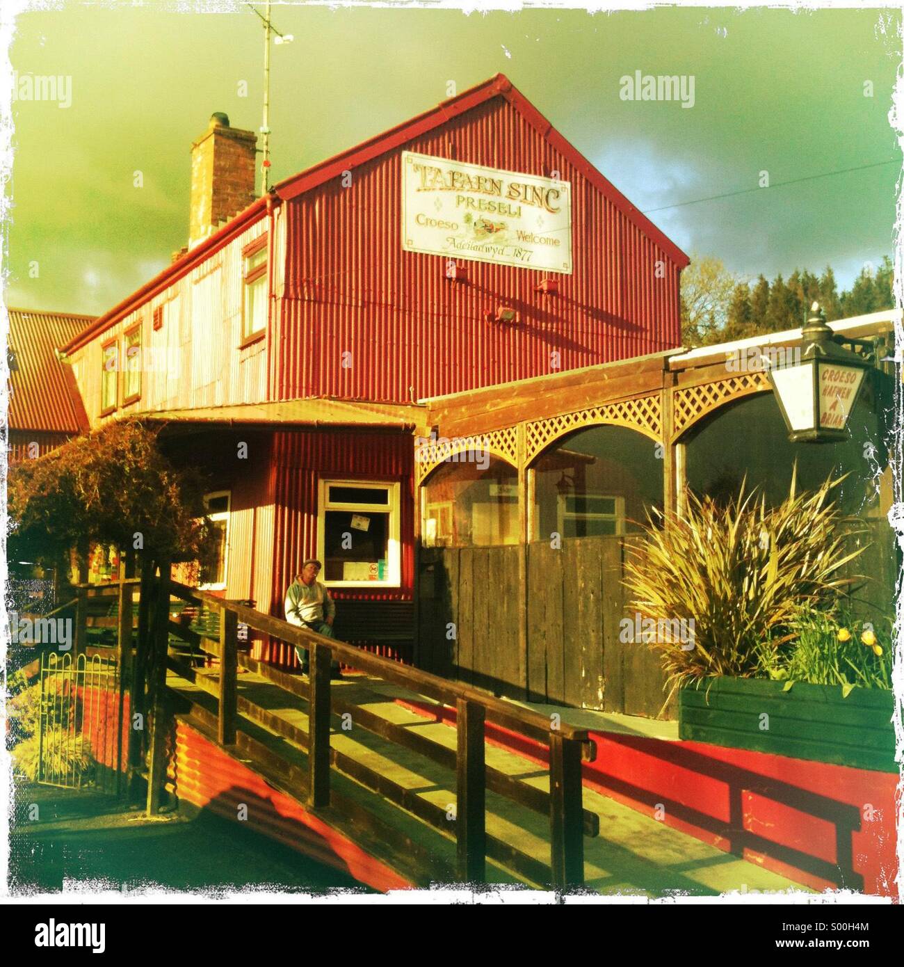 Old station house pub hires stock photography and images Alamy