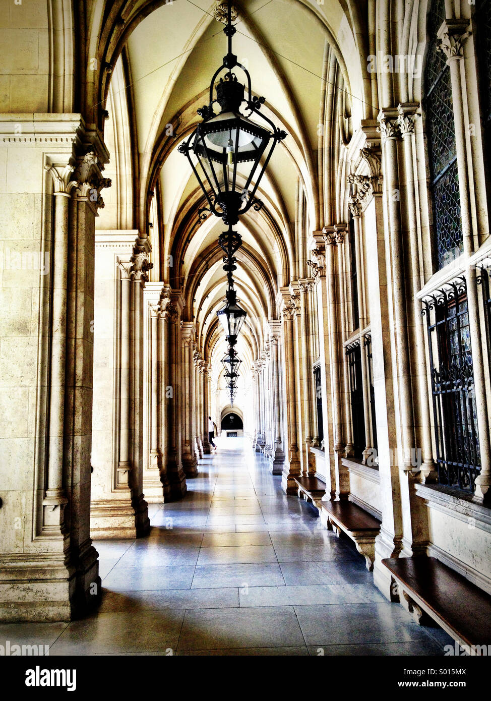 A row of arches hi-res stock photography and images - Alamy