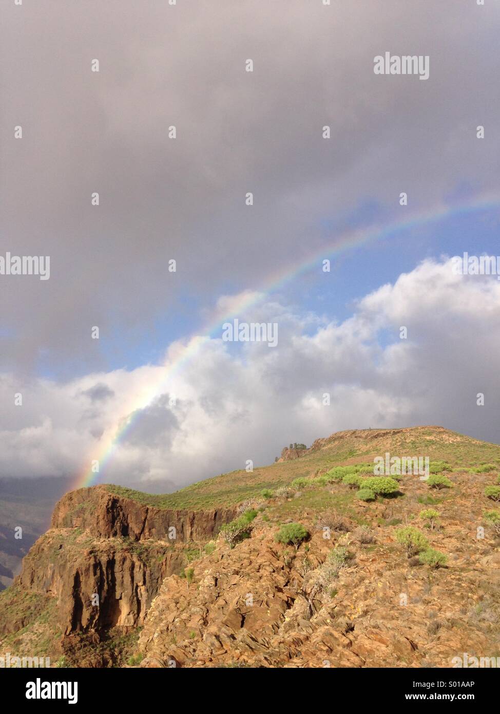 Arco iris, montaña ,cielo,nubes, azul, Stock Photo