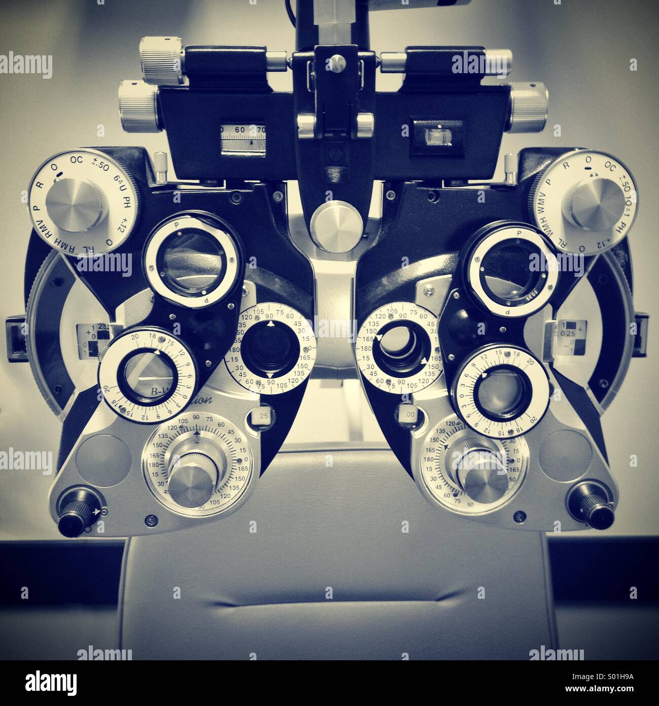 Eye exam instrument Stock Photo Alamy