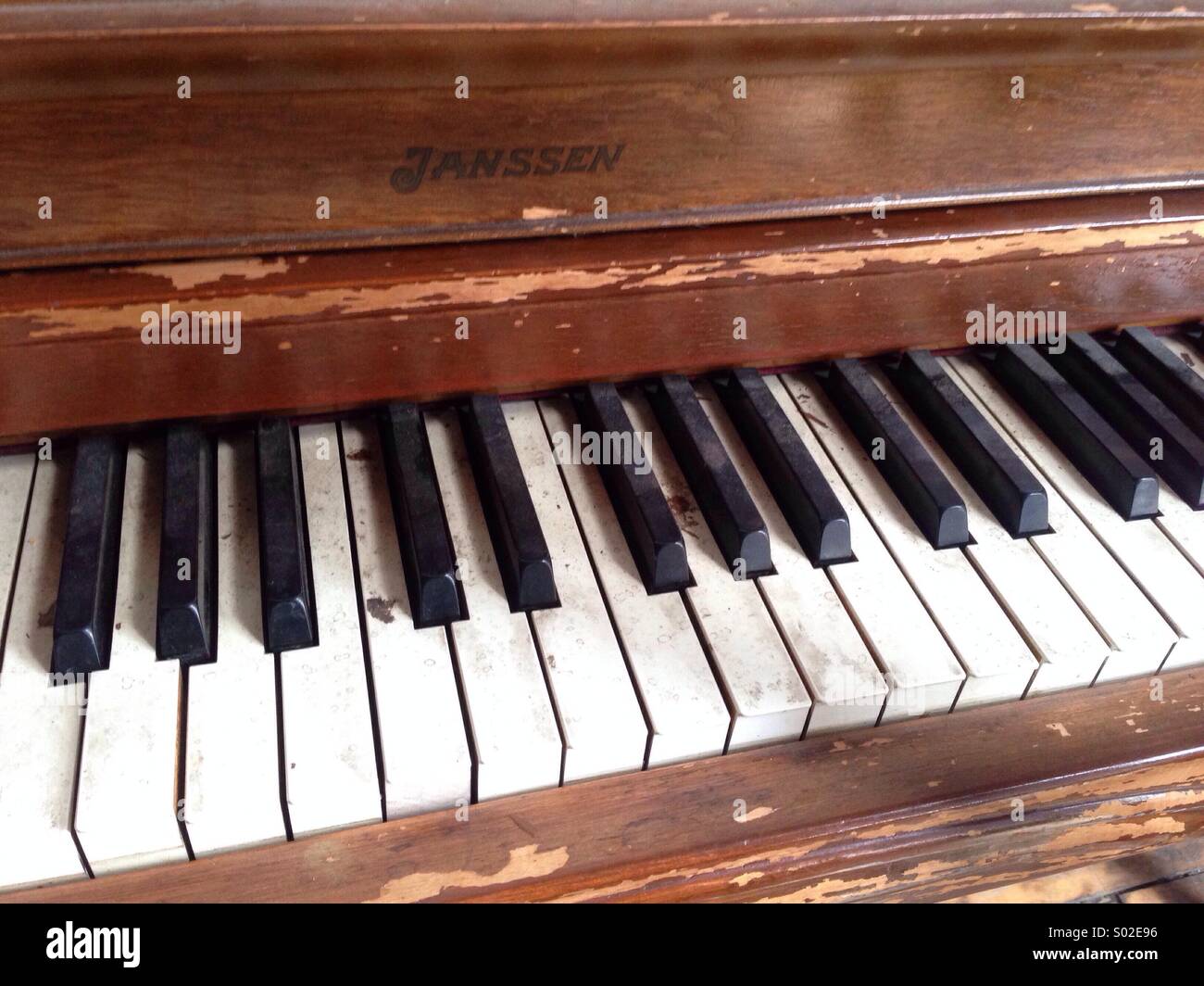 Honky tonk piano hi-res stock photography and images - Alamy
