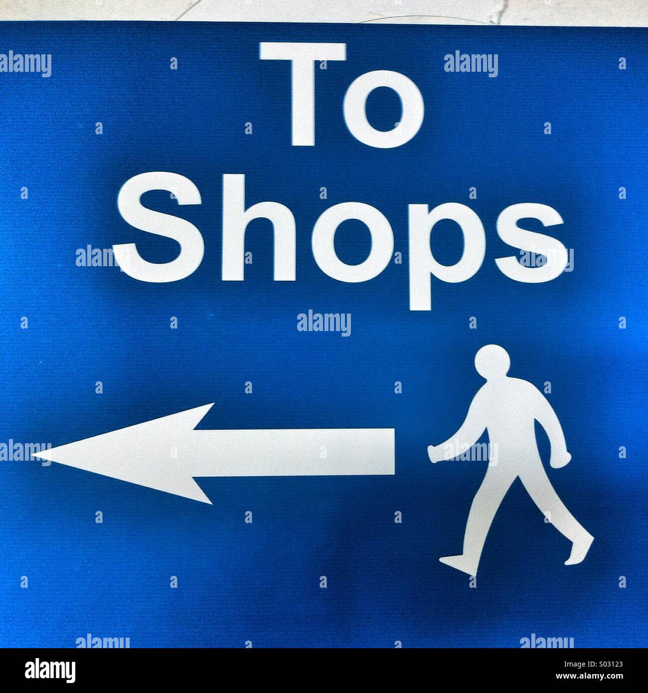 To the shops sign Stock Photo Alamy