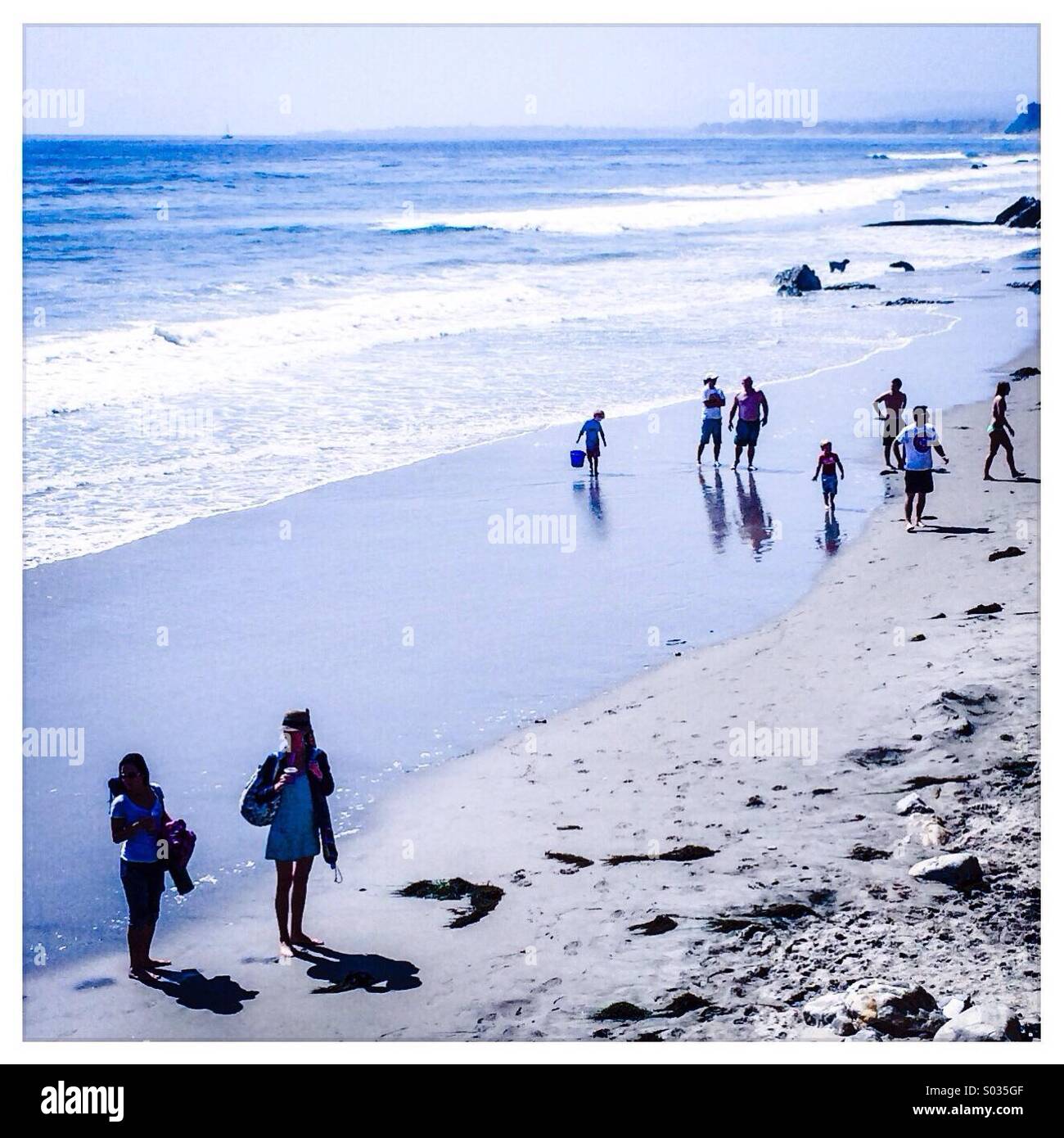 People on santa barbara smartphone stock photos and images Alamy People on santa barbara smartphone stock photos and images Alamy