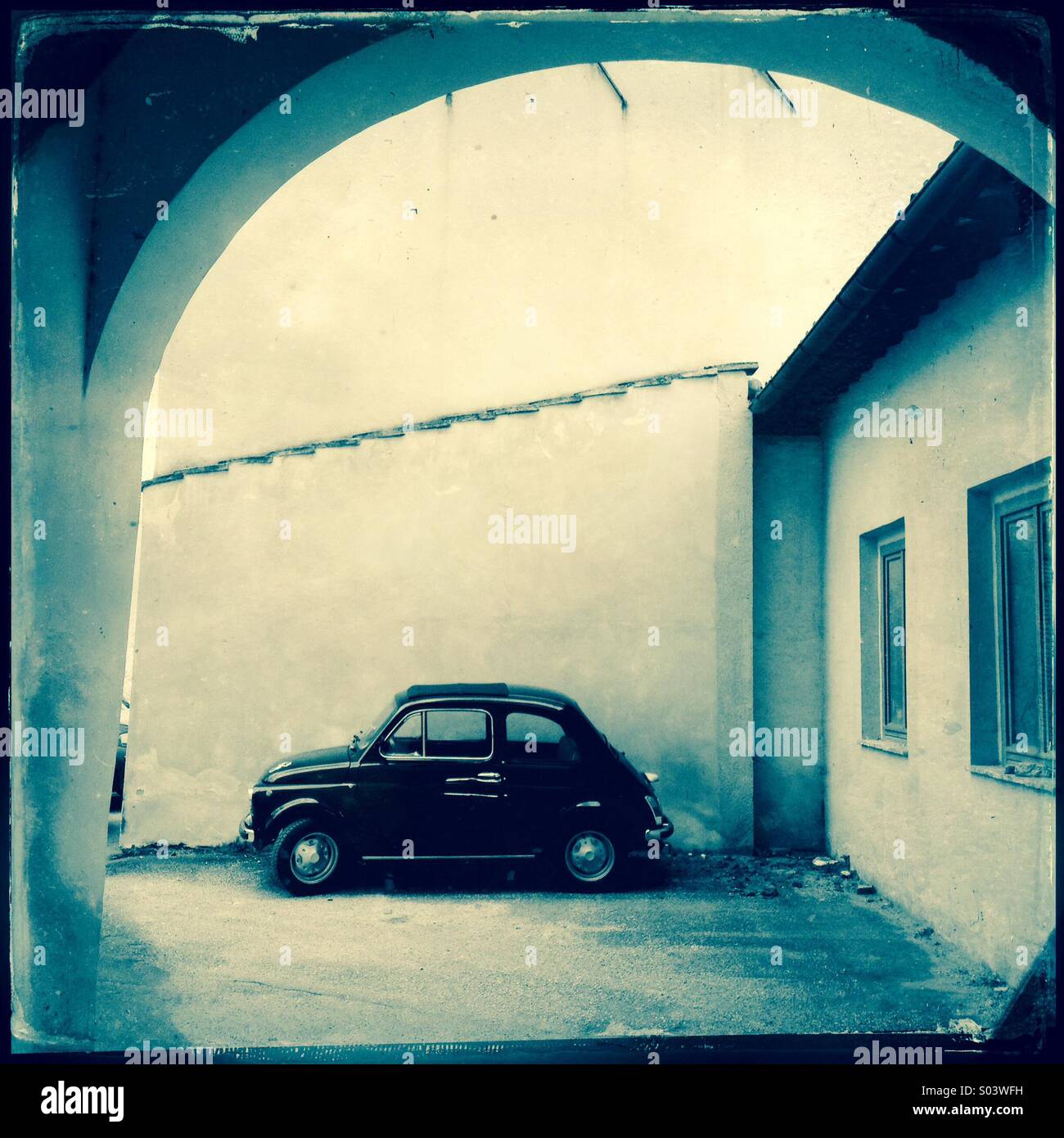 Vintage car Fiat 500 in an Italian street Stock Photo - Alamy