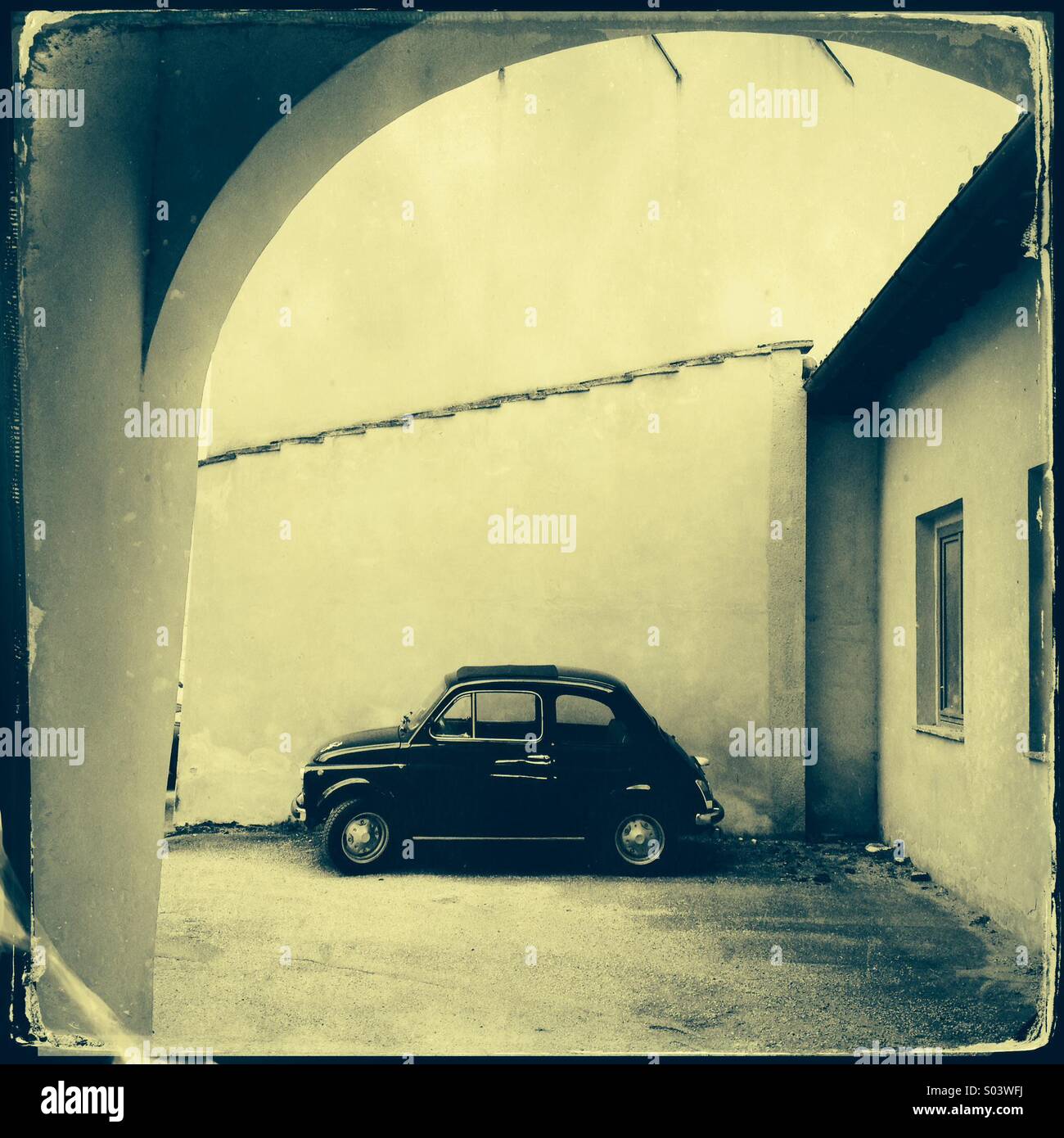 Vintage car Fiat 500 in an Italian street Stock Photo - Alamy