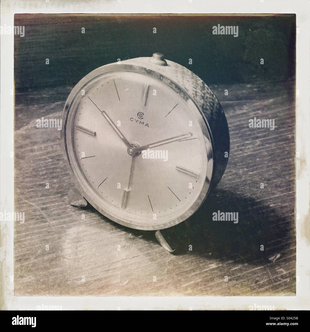 Vintage clock set at 1010 Stock Photo Alamy