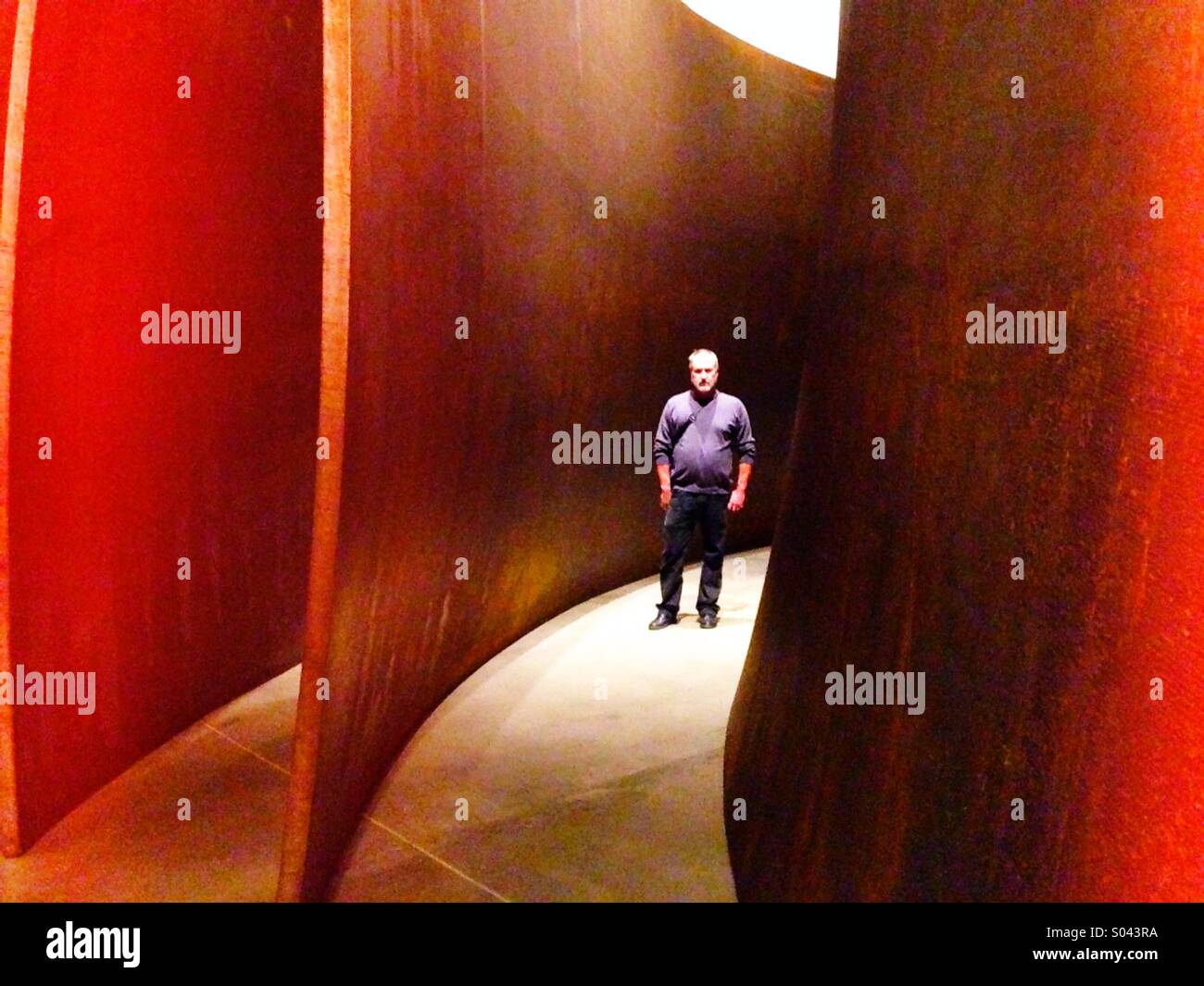 Man in the maze hi-res stock photography and images - Alamy