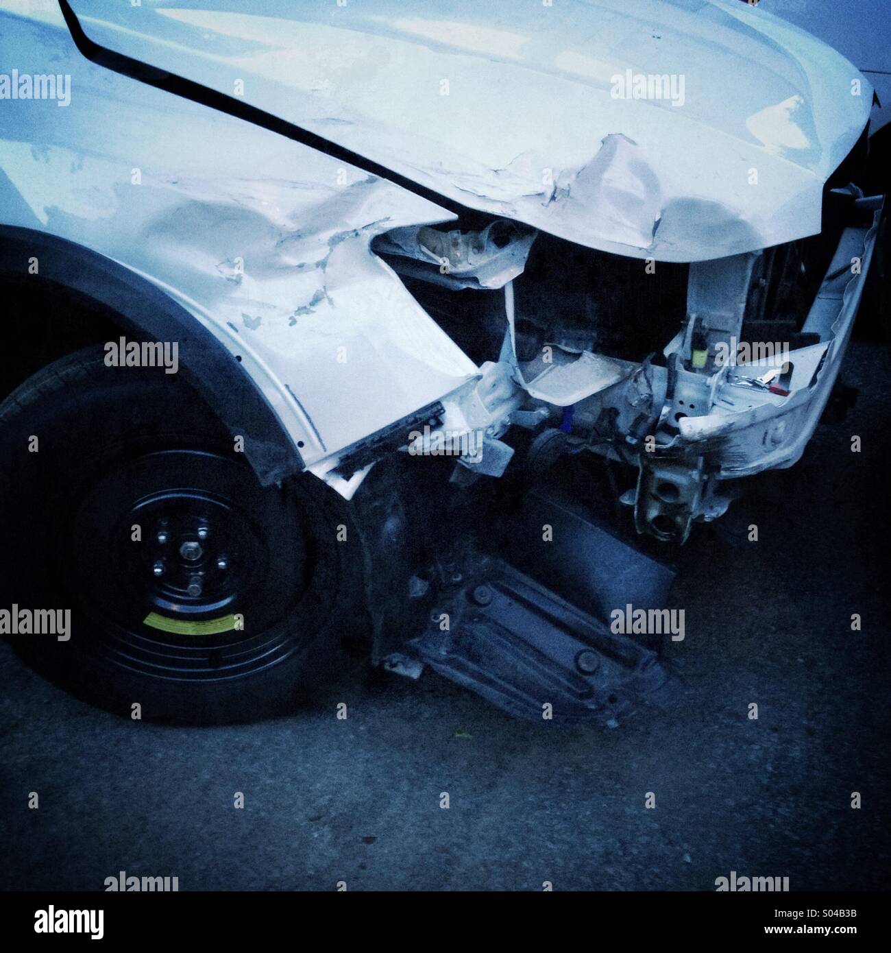 Accident damaged vehicle hi-res stock photography and images - Alamy