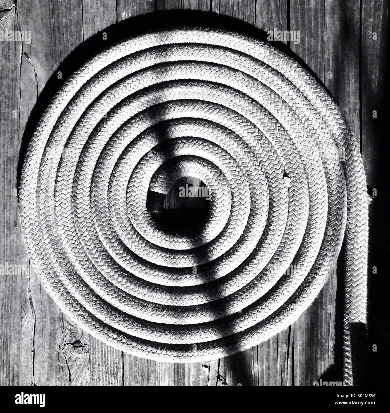 Coiled ship rope hi-res stock photography and images - Alamy