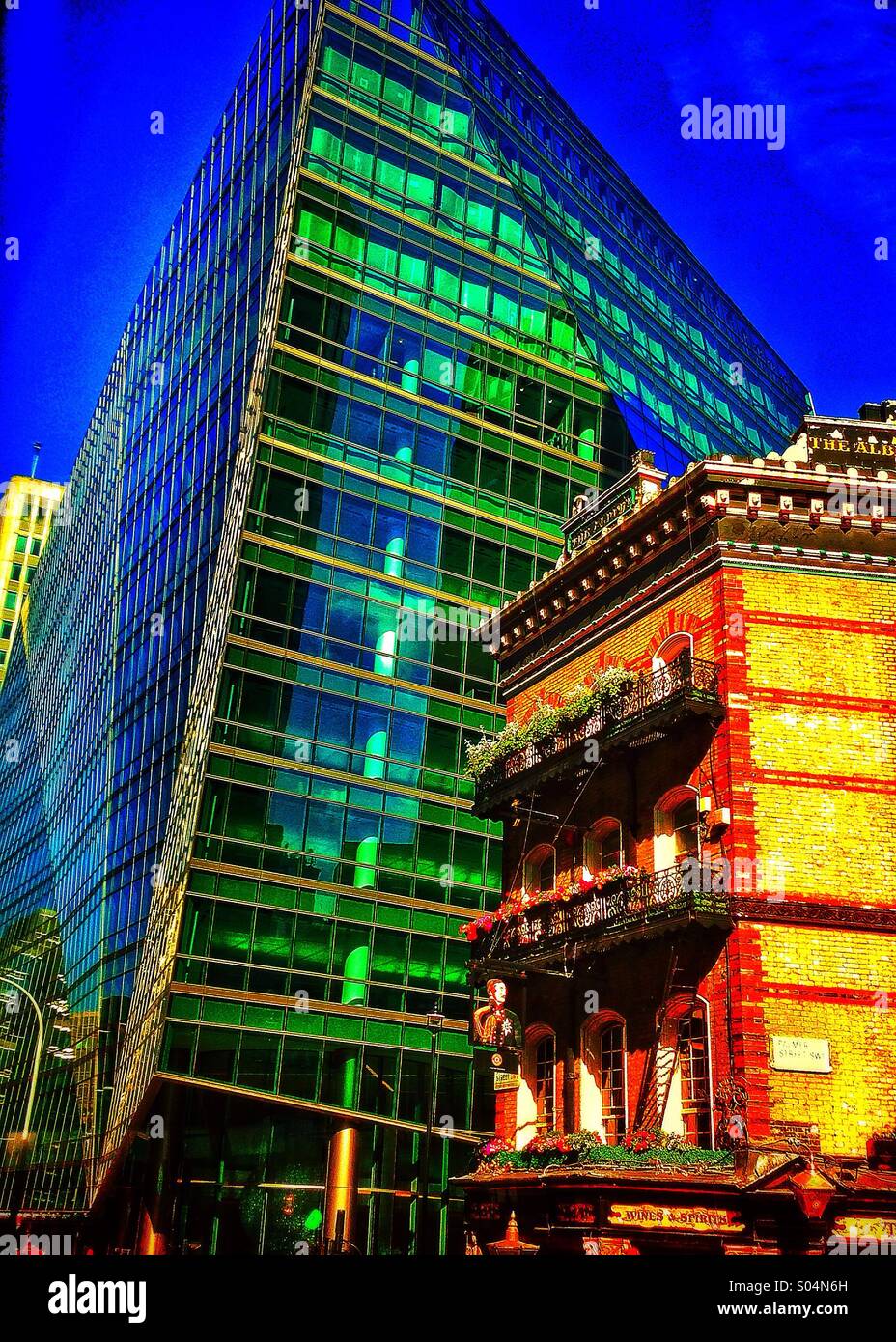 London skyline old and new buildings hi-res stock photography and ...