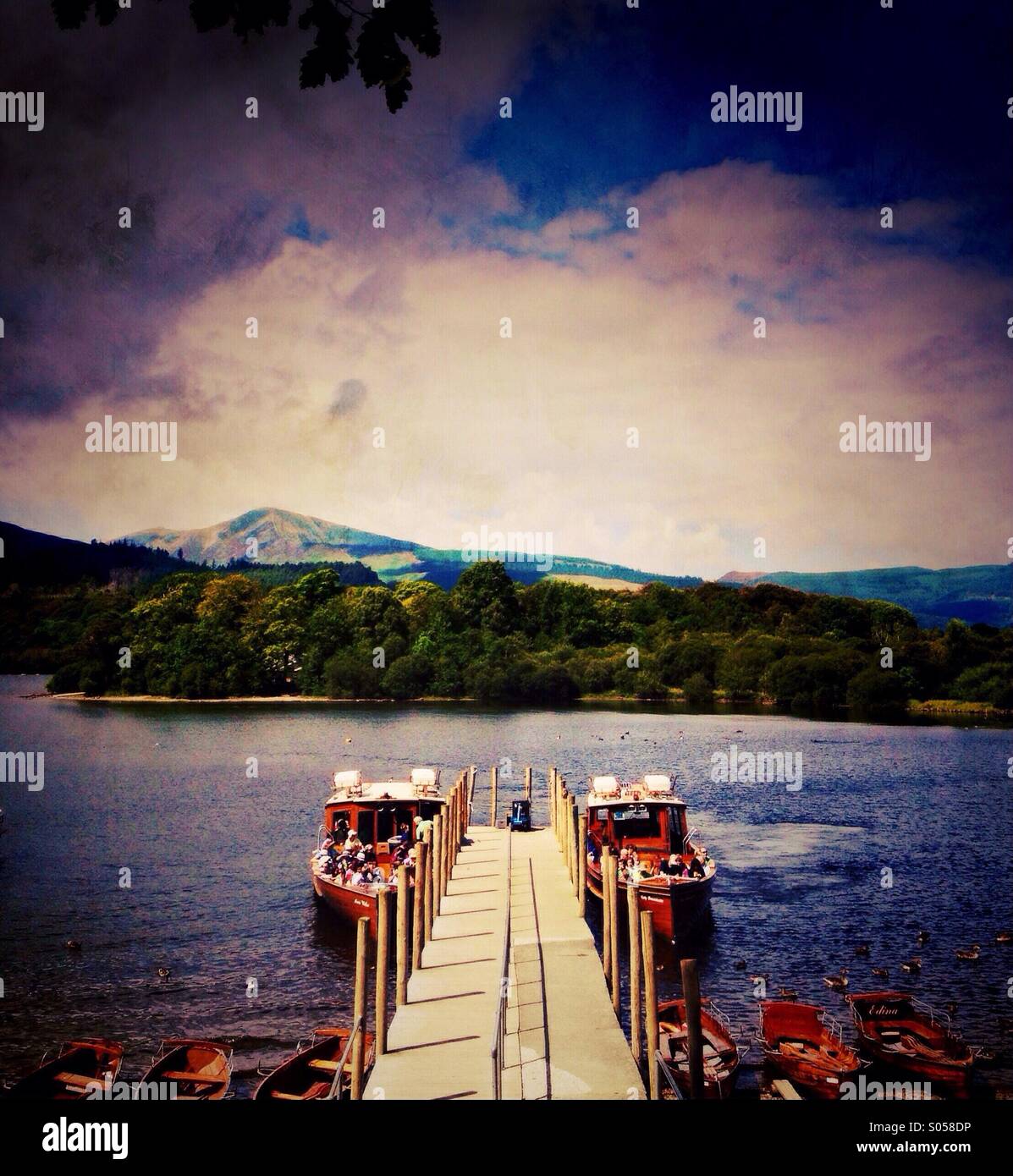 Launch jetty on Derwent Water at Keswick Stock Photo Alamy