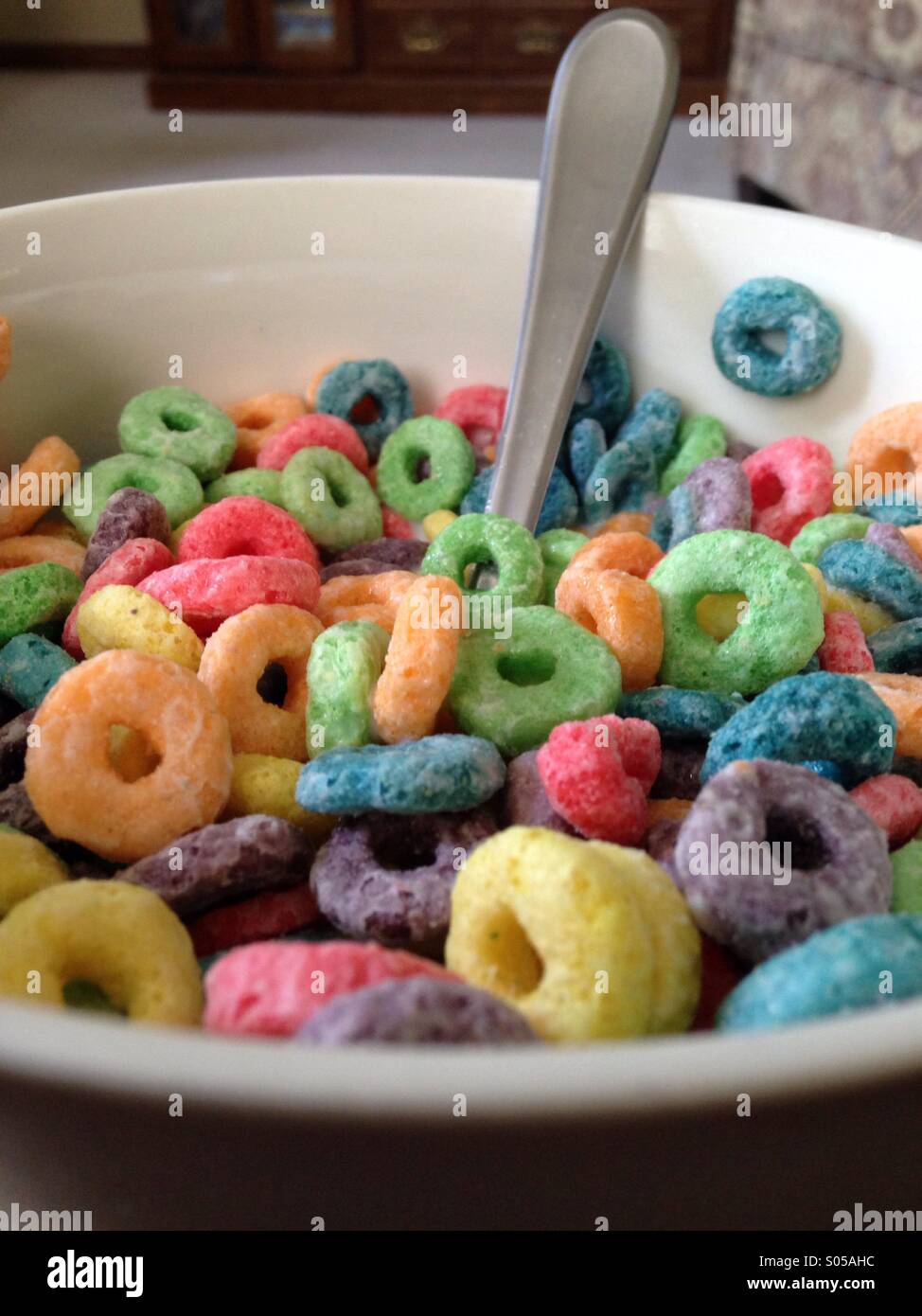 Fruit loops bowl hires stock photography and images Alamy