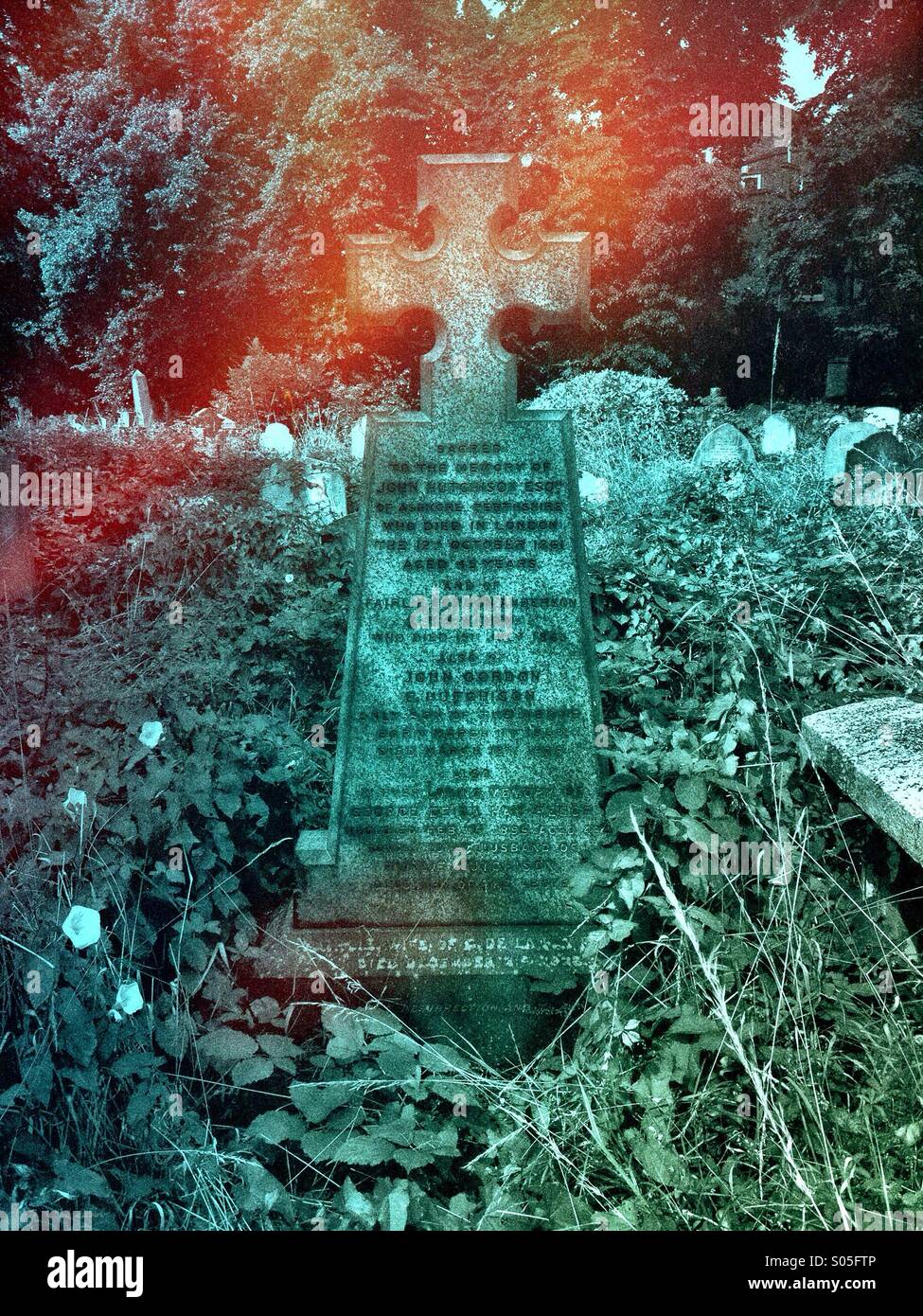 Victorian gravestone hires stock photography and images Alamy