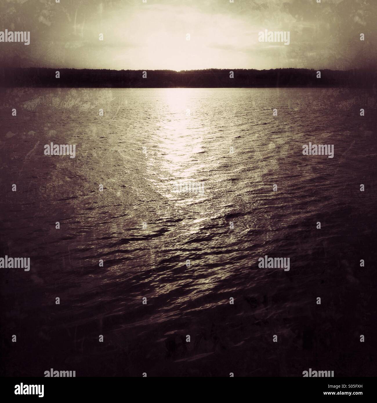 Retro sunset hi-res stock photography and images - Alamy