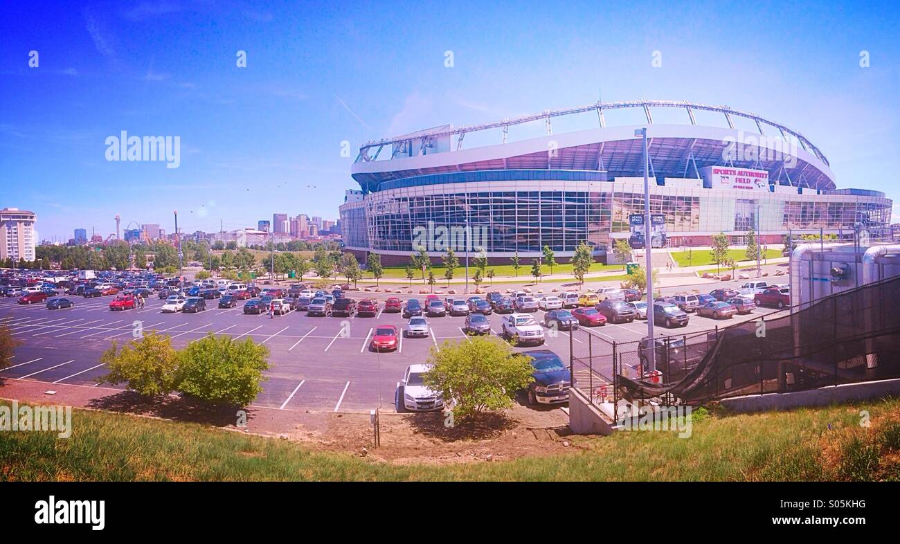 Denver, Colorado - A row of blue seats at Coors Field marks the city of  Denver's mile-high elevation Stock Photo - Alamy