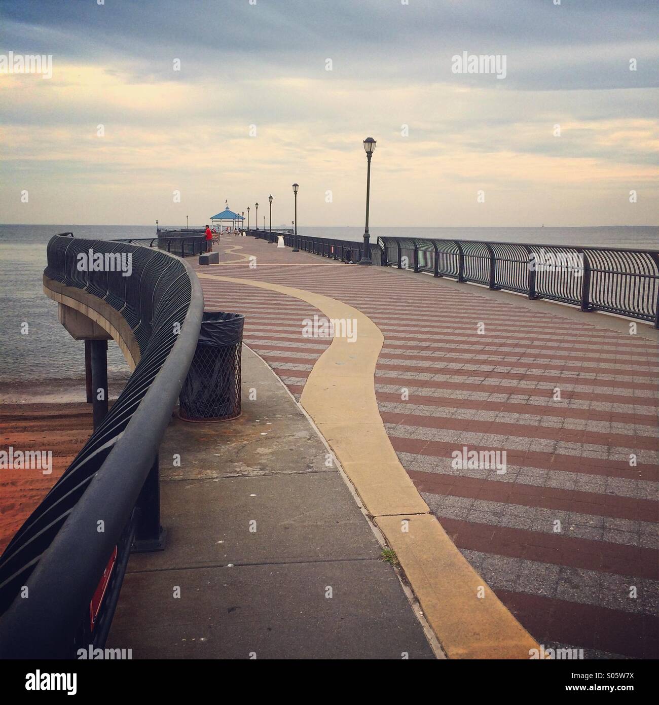 Staten Island Midland Beach Pier New York Stock Photo Alamy