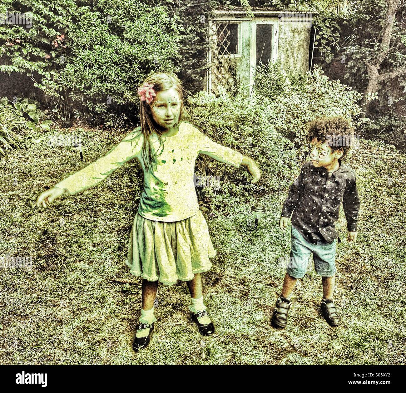 Children playing paint hi-res stock photography and images - Alamy