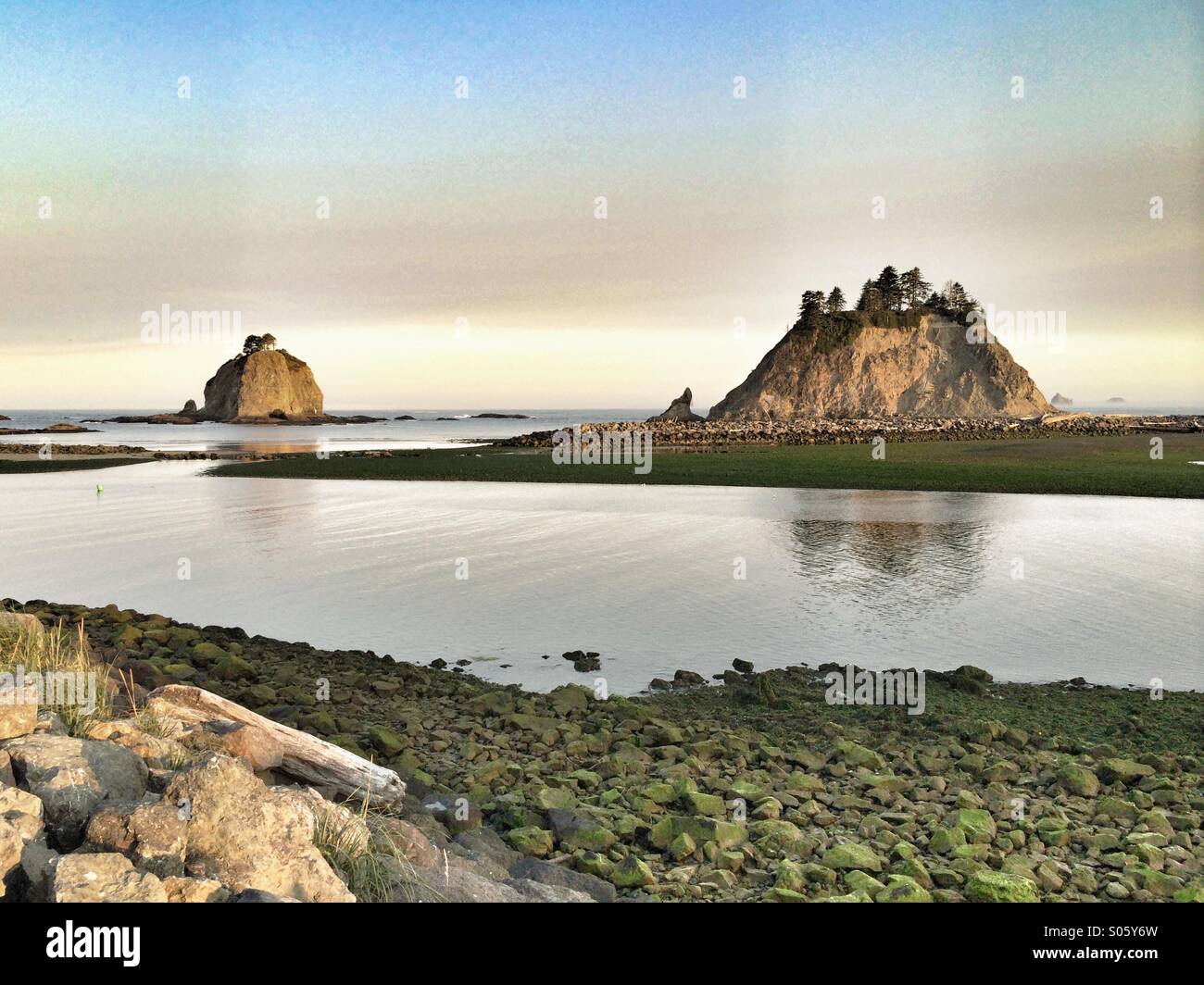 Quillayute River mouth and rocky headlands, La Push, Olympic Peninsula, Washington, Stock Photo