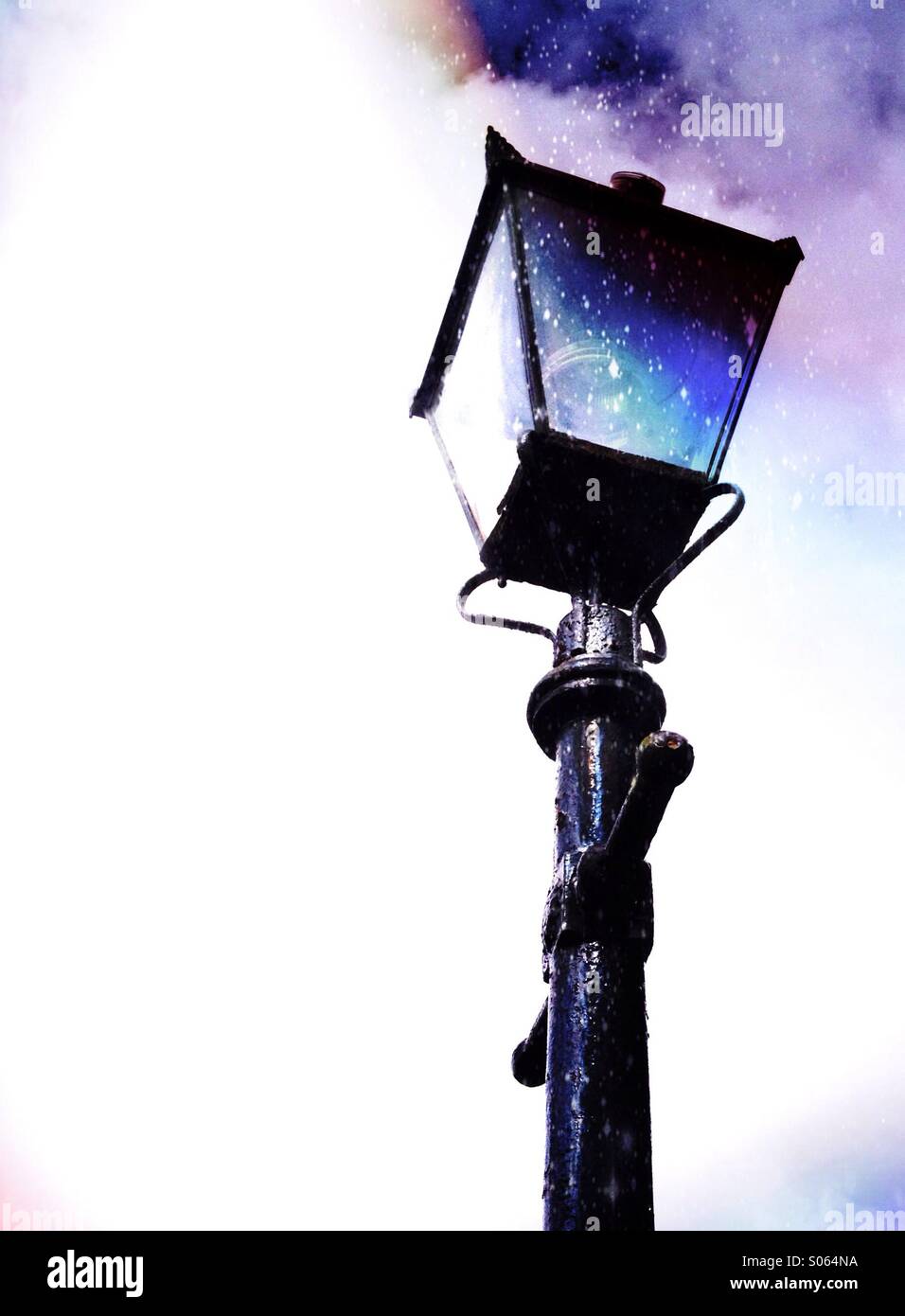 Vintage street lamp hi-res stock photography and images - Alamy