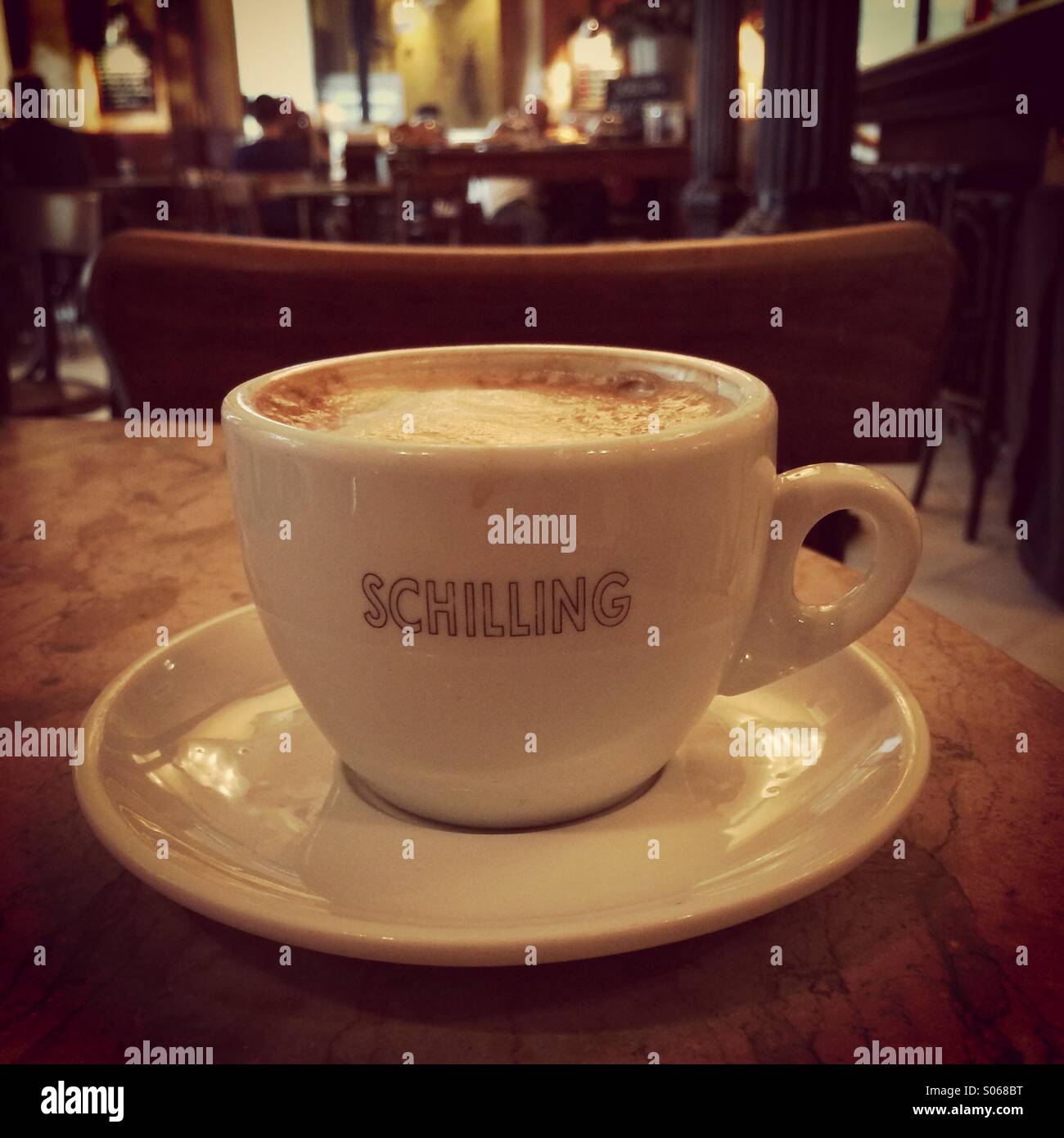 Barcelona, Spain - 13-11-2020: L'or barista by Philips coffee machine in  satin white color, with their double and decaf capsules packaging on wooden  b Stock Photo - Alamy