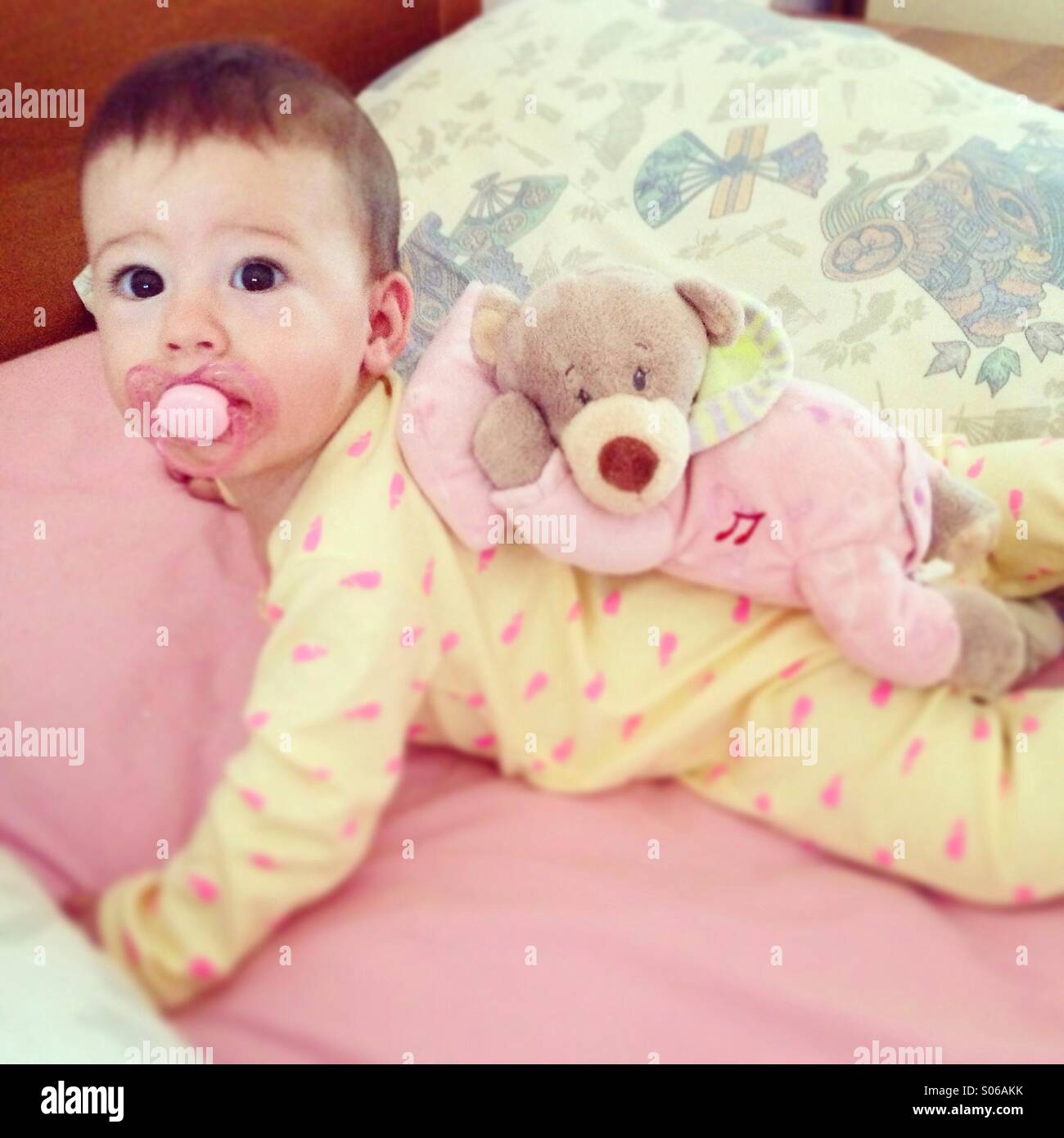 Baby girl teddy bear hi-res stock photography and images - Alamy