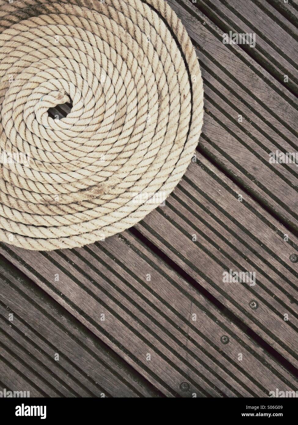 Coiled ship rope hi-res stock photography and images - Alamy