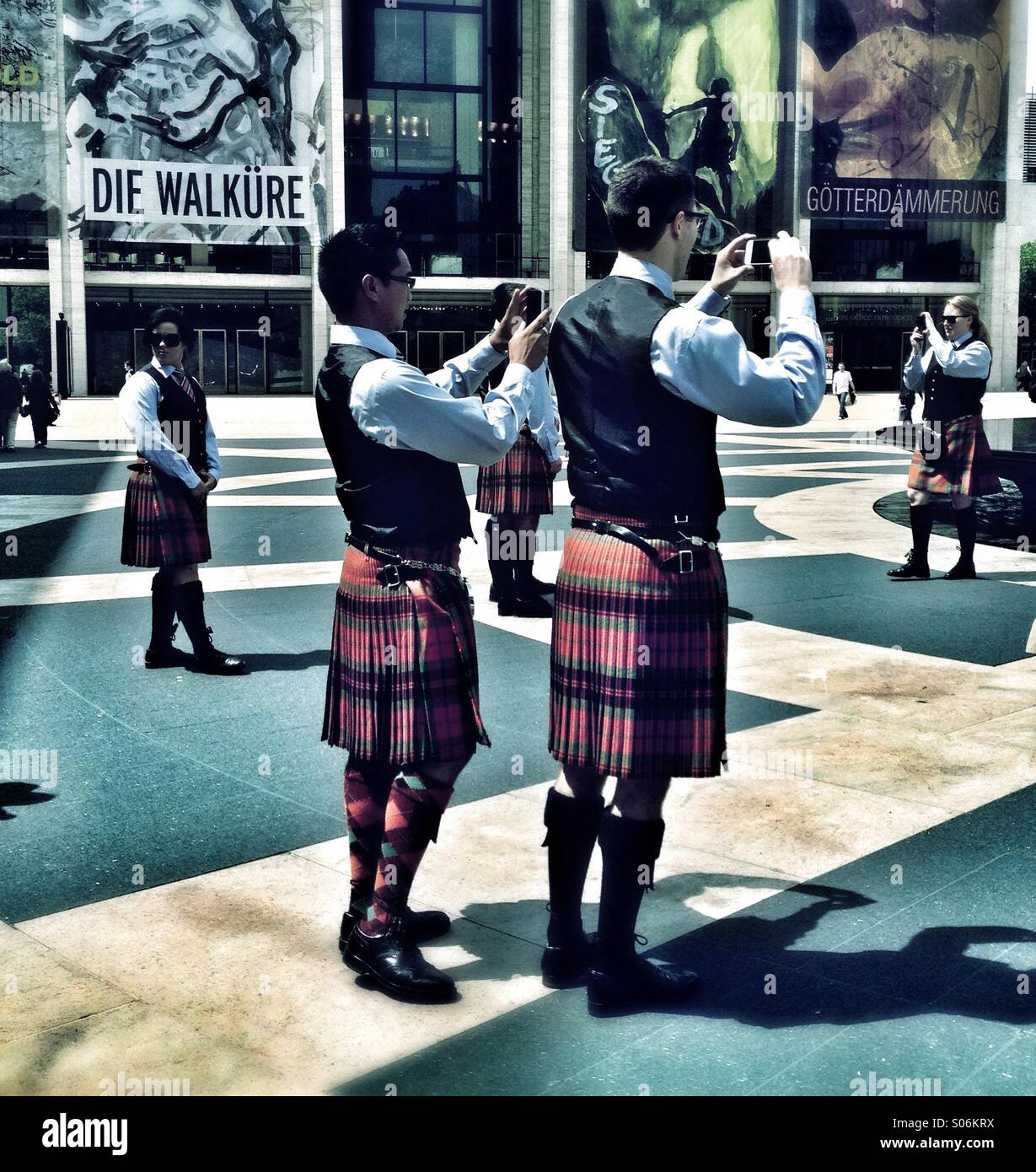 Men in kilts hi-res stock photography and images - Alamy