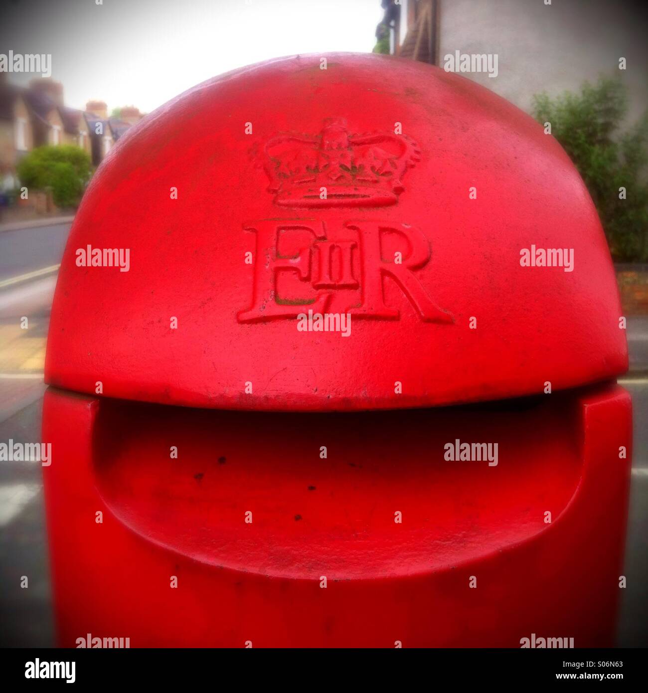 Royal mail e2r postbox hires stock photography and images Alamy