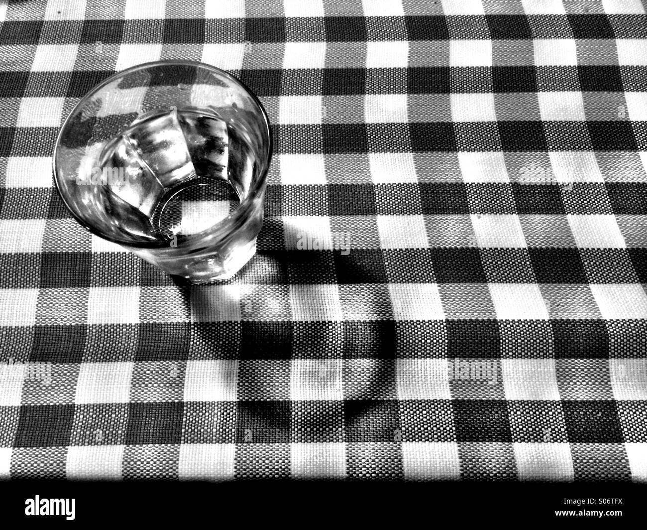 Black white plaid pattern hi-res stock photography and images - Alamy