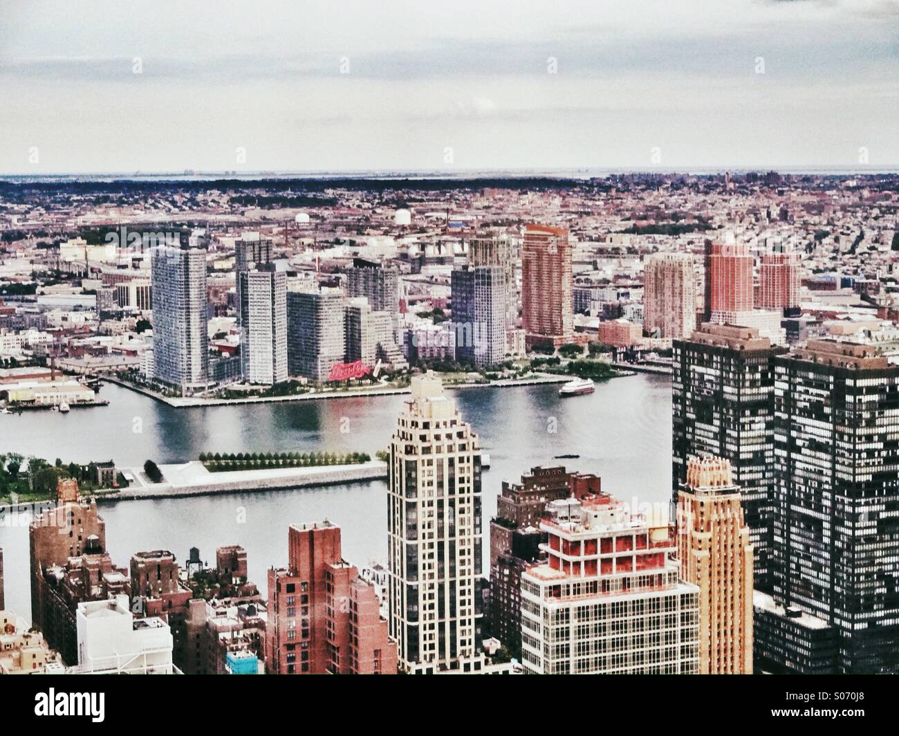 East river, Roosevelt island and Long Island City new developments