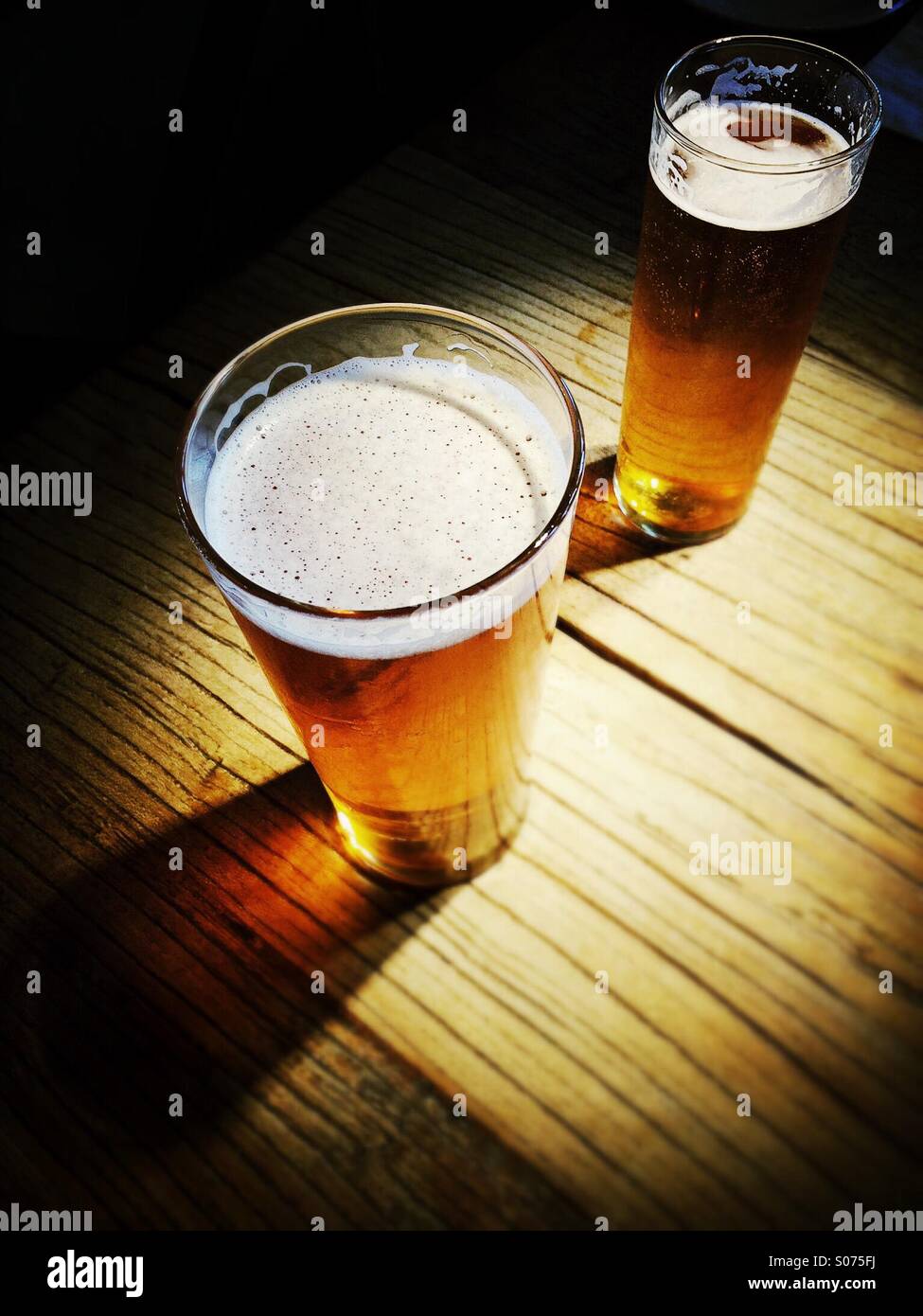 Half pint of bitter hires stock photography and images Alamy