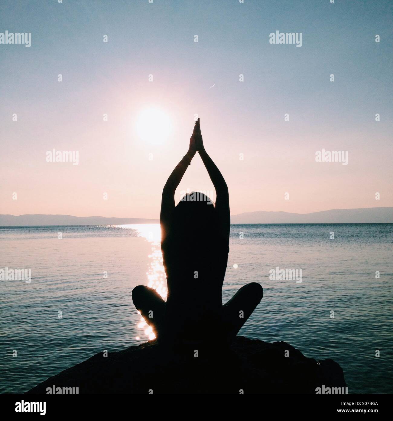 Meditating Stock Photos & Meditating Stock Images - Alamy