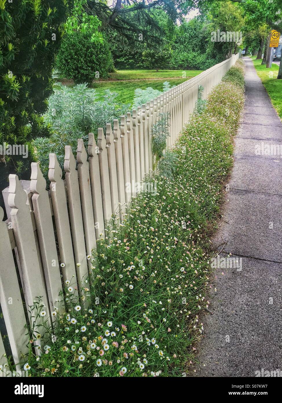 white-picket-fence-stock-photo-alamy